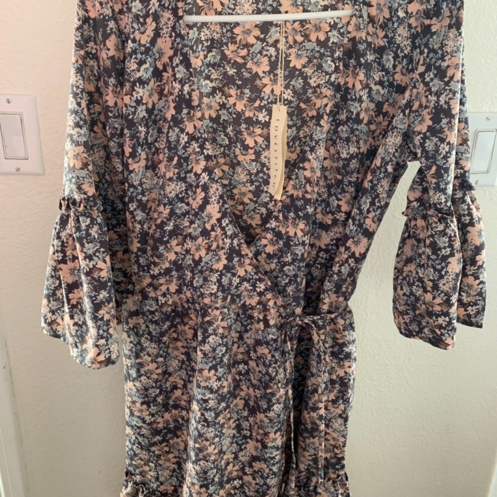 Dress - Picture 2 of 6